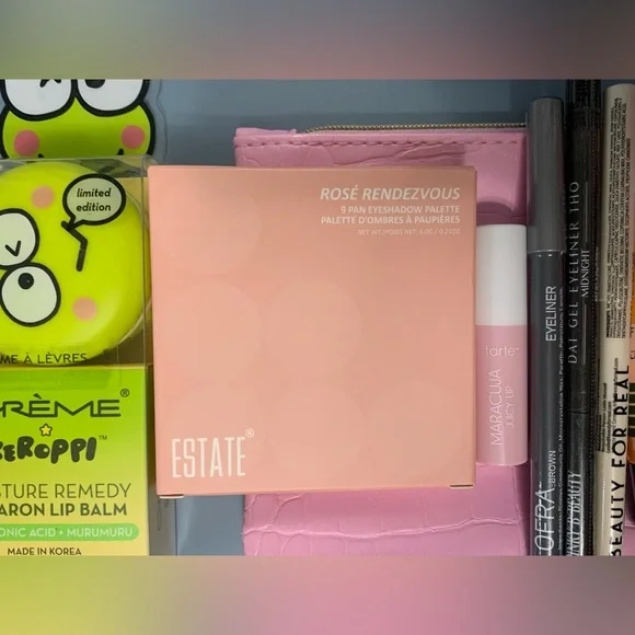 🌟9 Piece makeup bundle🌟 - Picture 3 of 7